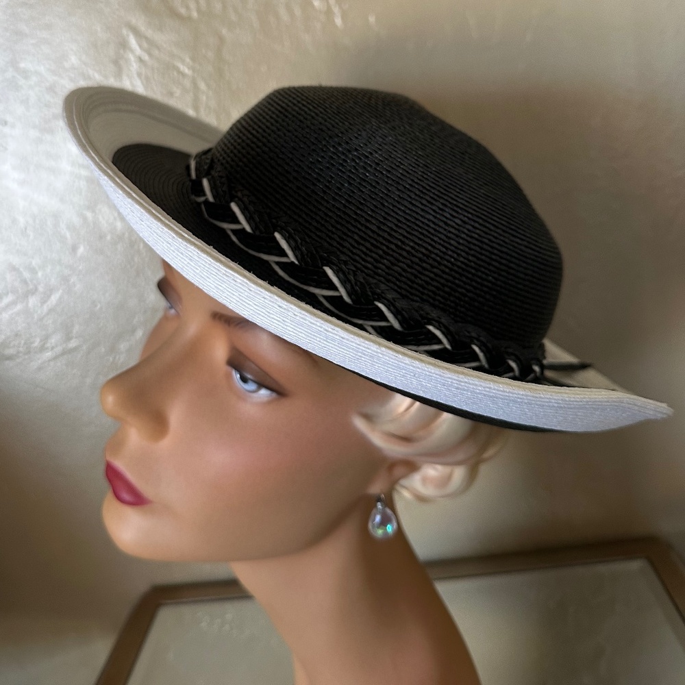 UNWORN 1960s' BLACK AND WHITE STRAW FEDORA